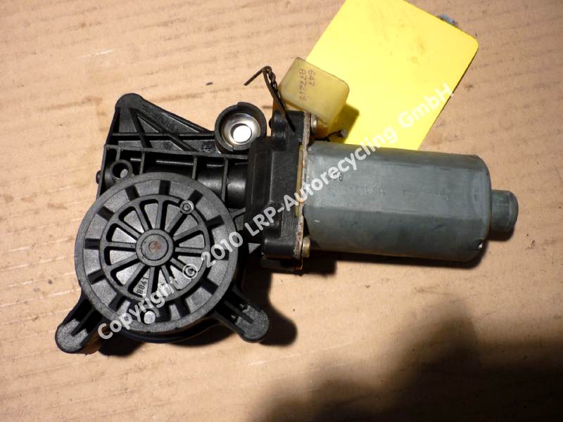 MOTOR FENSTERHEB V L; Fensterheber Motor VL; E200-E55 AMG (W210); W210 06/95-02/02 T210 05/96-02/03 LIMO,COUPE,T-LIM; 2108205742; N.L.